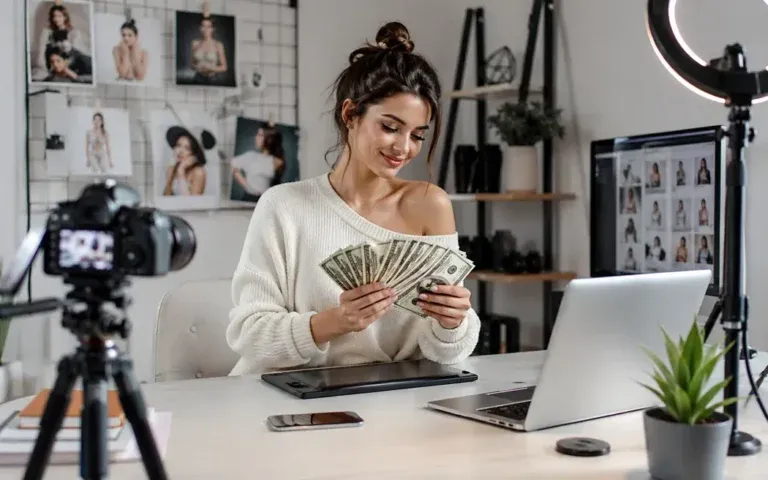 how to make money selling photos of yourself